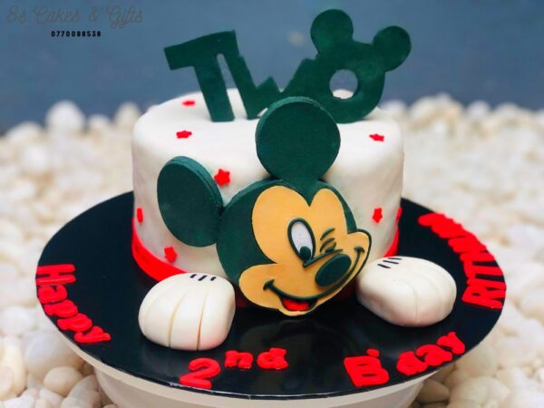 cute mickey mouse cake