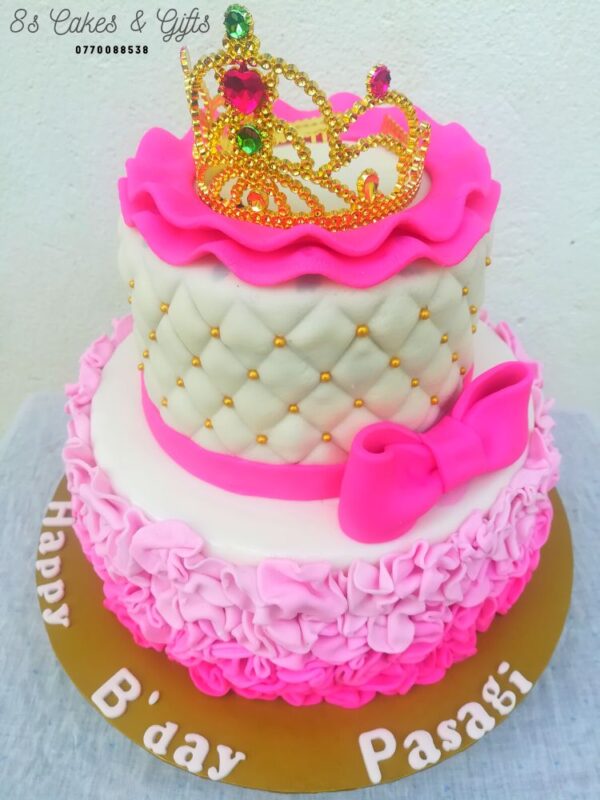 crown theme cake