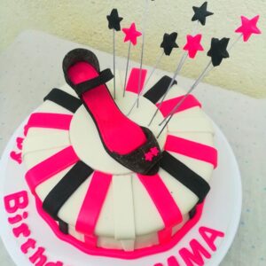 heel cake for a girl